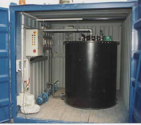 Grundwassersanierungsanlage in einem Schiffscontainer
