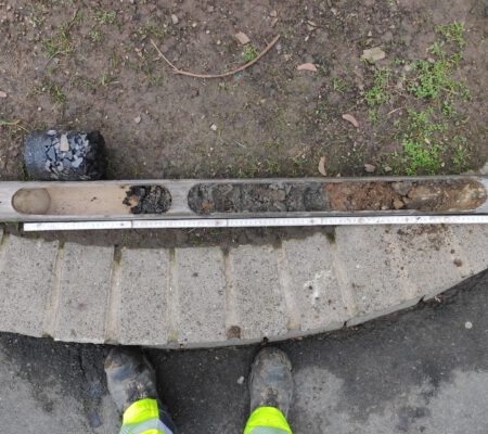 Rammkernsonde mit Bodenprofil