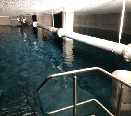 Blick in eine Speicherkammer eines Trinkwasser-Hochbehälters
